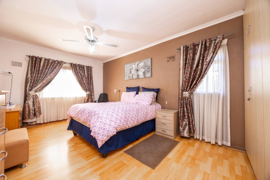3 Bedroom Property for Sale in Panorama Western Cape